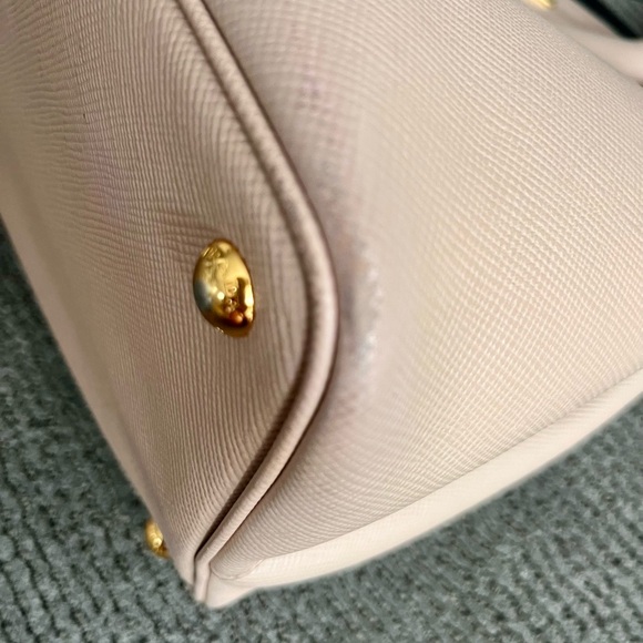 Authentic PRADA Saffiano Cuir Medium Double Bag in Cammeo. - Picture 9 of 12